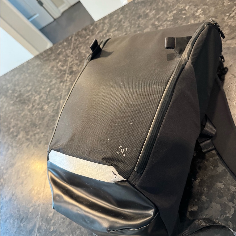 Lululemon backpack - Picture 6 of 10